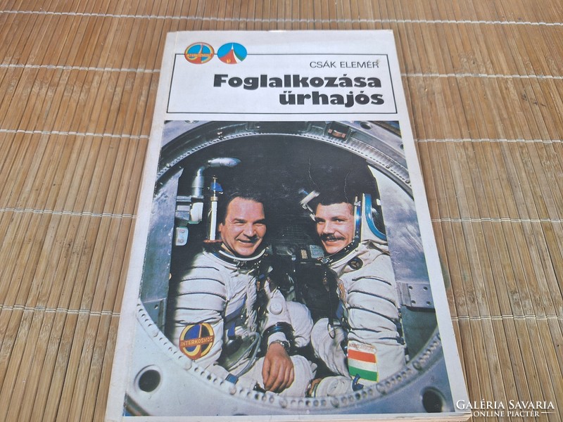 Farkas Bertalan fotók (3db) és egy naptár dedikálva + 2 könyv.