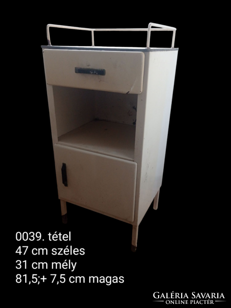 Régi orvosi, kórházi éjjeli szekrény. Fém szekrény. Loft.
