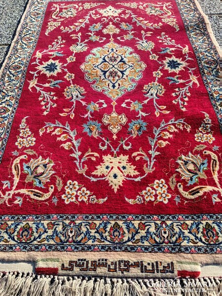 Isfahan selyem konturos szőnyeg szignos ALKUDHATÓ
