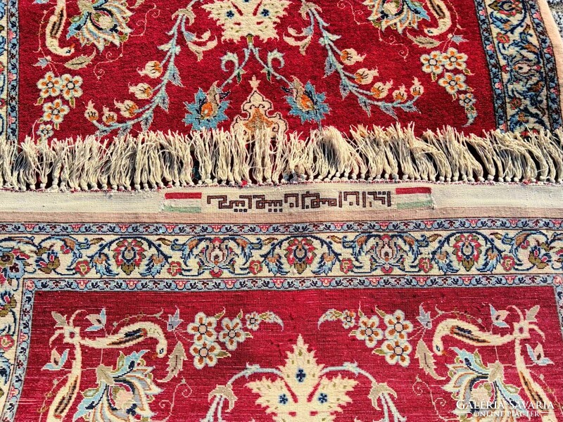 Isfahan selyem konturos szőnyeg szignos ALKUDHATÓ