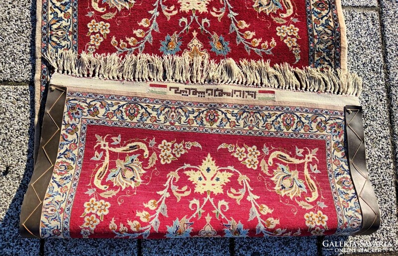Isfahan selyem konturos szőnyeg szignos ALKUDHATÓ