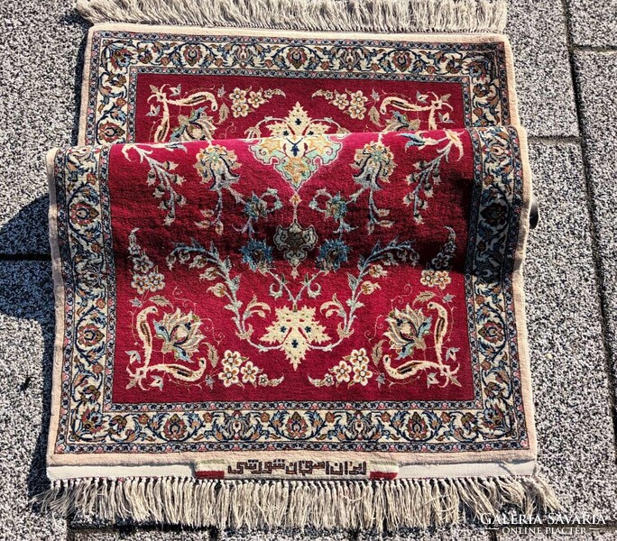 Isfahan selyem konturos szőnyeg szignos ALKUDHATÓ