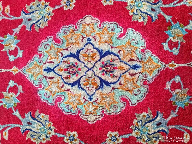 Isfahan selyem konturos szőnyeg szignos ALKUDHATÓ