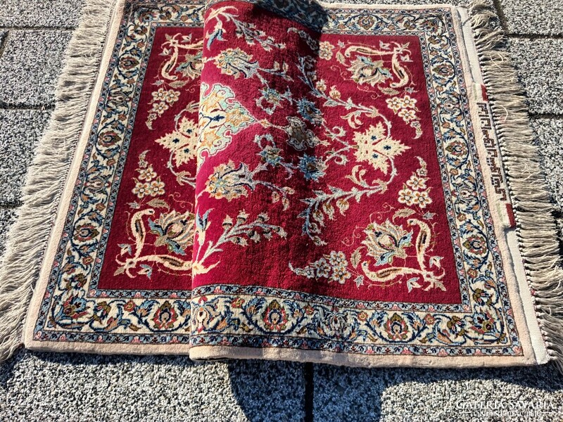 Isfahan selyem konturos szőnyeg szignos ALKUDHATÓ