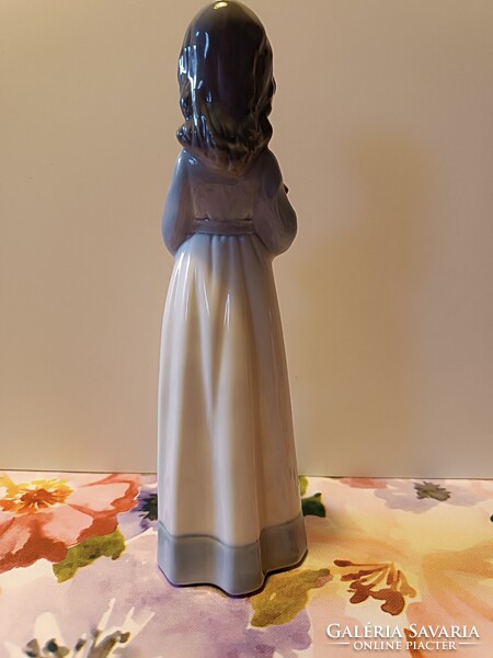 Lány kutyussal - Lladro-NAO márkás, minőségi porcelán, 23.5 cm magas