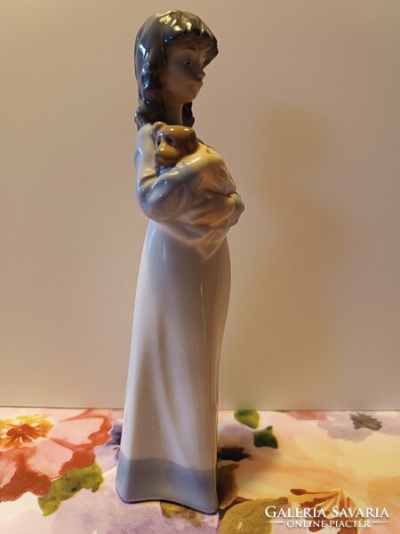Lány kutyussal - Lladro-NAO márkás, minőségi porcelán, 23.5 cm magas
