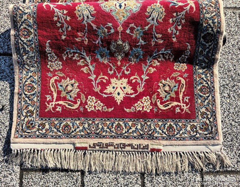 Isfahan selyem konturos szőnyeg szignos ALKUDHATÓ