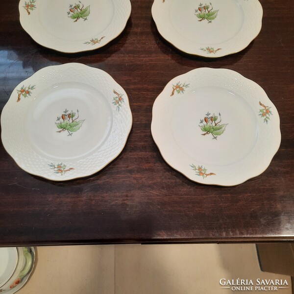 6 db Herendi hecsedli, csipkebogyó mintás porcelán süteményes tányér készlet