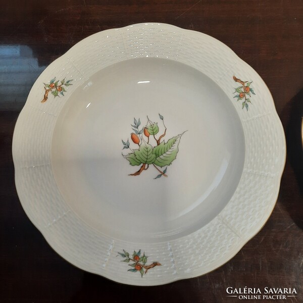 2 db Herendi hecsedli, csipkebogyó mintás porcelán mély, leveses tányér