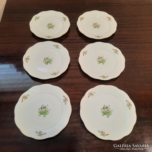 6 db Herendi hecsedli, csipkebogyó mintás porcelán süteményes tányér készlet