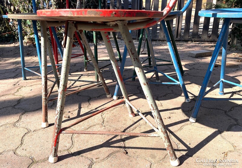 Régi retro industriál loft műhely székek, műhelyszék, labor műszerész szék