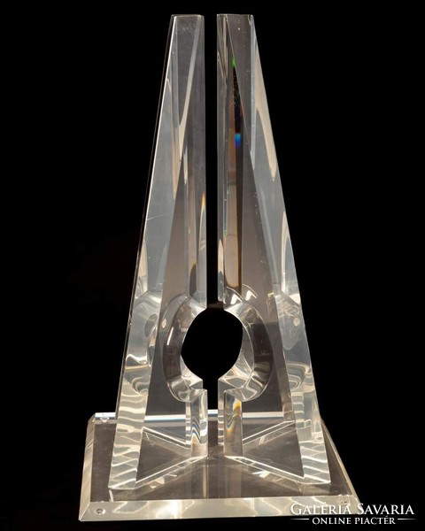 Hivo van teal pyramid sculpture