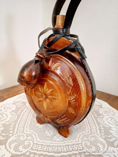 Régi faragott lakkozott fa kulacs, butykos, butella