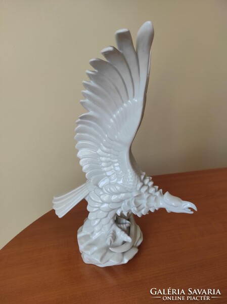 Fehér Herendi porcelán Turul madár karddal