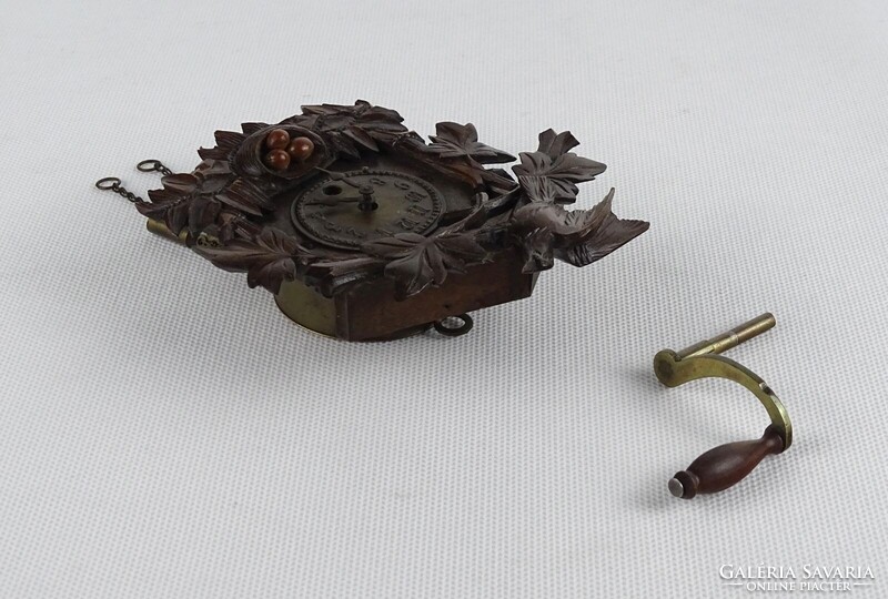 1T384 Antik német Seilnacht kétsúlyos ingás miniatűr vadász falióra 12.5 cm