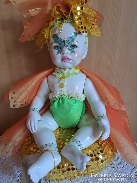 40 cm Fehèr , teljes test porcelànbaba,