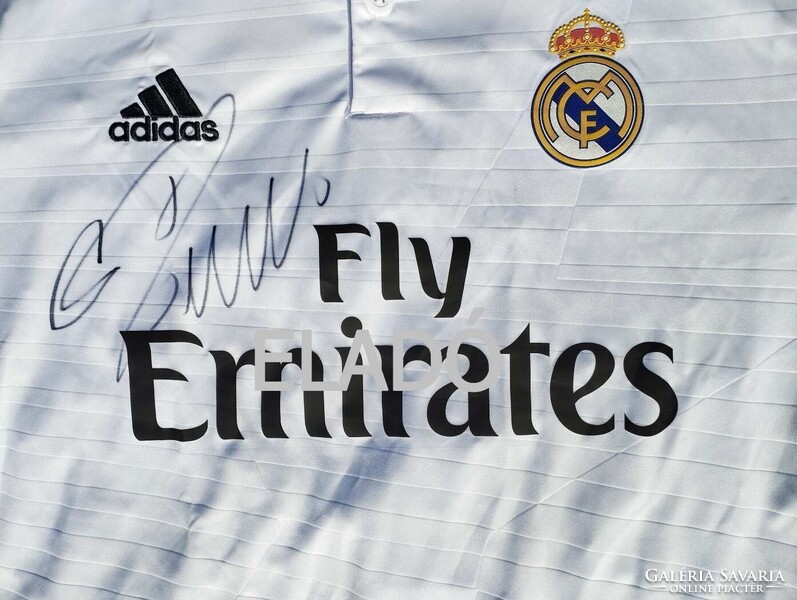 Cristiano Ronaldo által személyesen aláírt Real Madrid mez. futball foci labda aranylabda