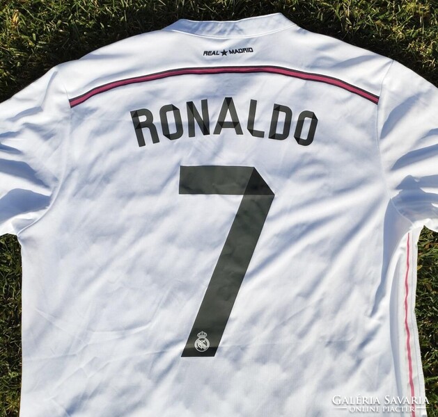 Cristiano Ronaldo által személyesen aláírt Real Madrid mez. futball foci labda aranylabda