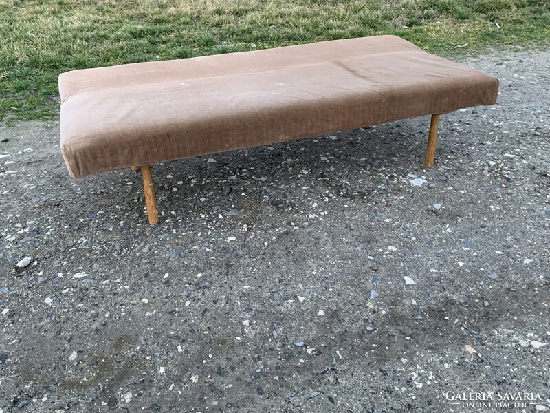 Mid-century sofa designed by Miroslav Navrátil, 1960´s legmenőbb retro szófa kanapé ágy heverő