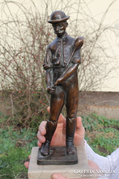 Antique bronze statue 221