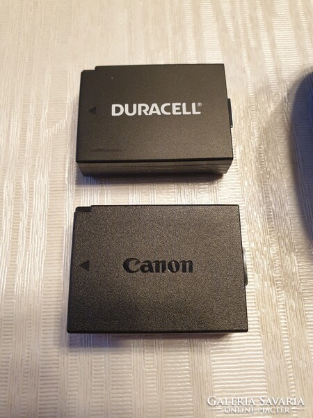 Canon Eos 2000D, két objektívvel + tartozékok