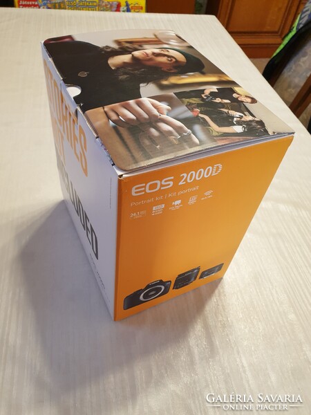 Canon Eos 2000D, két objektívvel + tartozékok