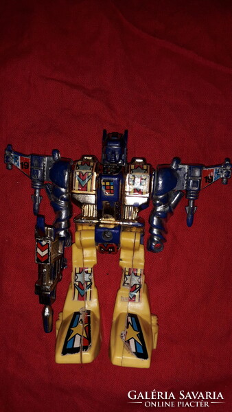 Retro trafikáru nagyméretű ROBOT MAGYAR GYÁRTMÁNYÚ TRANSFORMERS figura 15 cm a képek szerint