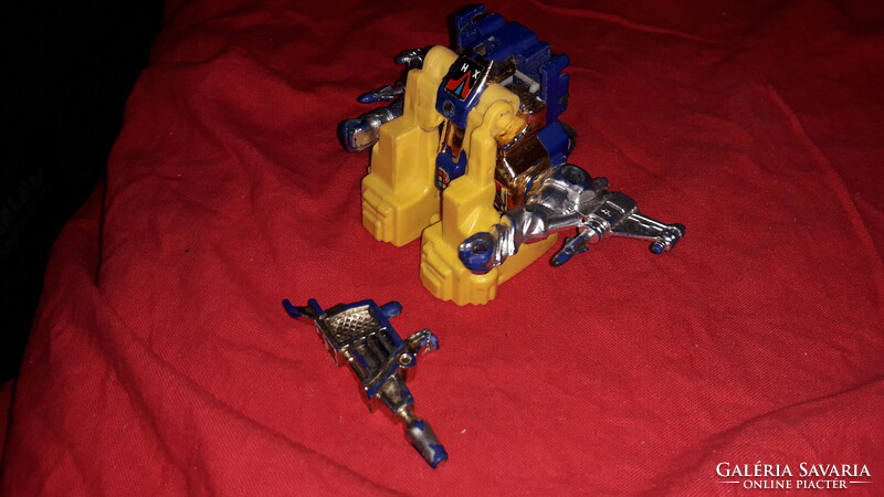 Retro trafikáru nagyméretű ROBOT MAGYAR GYÁRTMÁNYÚ TRANSFORMERS figura 15 cm a képek szerint