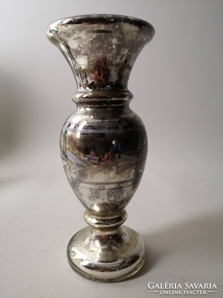 SZAKÍTOTT, FONCSOROZOTT HUTAÜVEG VÁZA