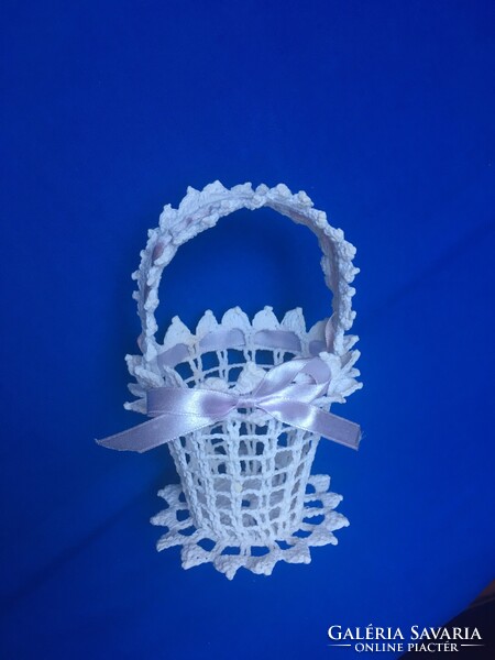 Húsvéti horgolt kosár csoki nyuszinak, tojásnak