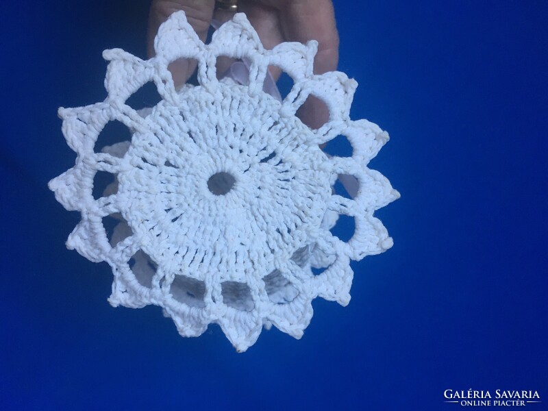 Húsvéti horgolt kosár csoki nyuszinak, tojásnak