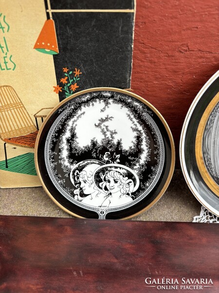 Hollóházi porcelán Szász Endre Jurcsák László porcelánok váza hamutartó   midcentury bőr keretben