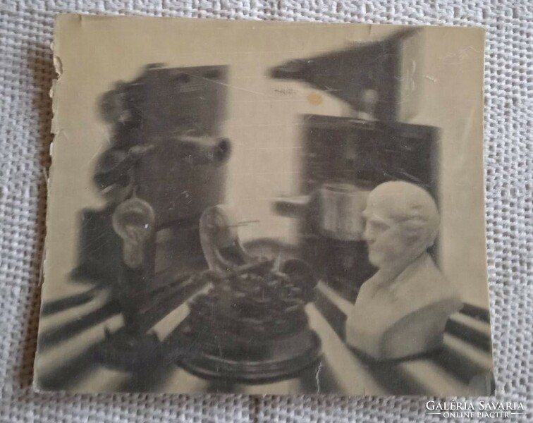 The Look picture, the first three dimensional photograph