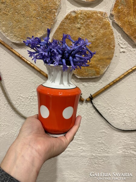 Gyönyörű Verbilki orosz, szovjet pöttyös váza porcelán virágnak