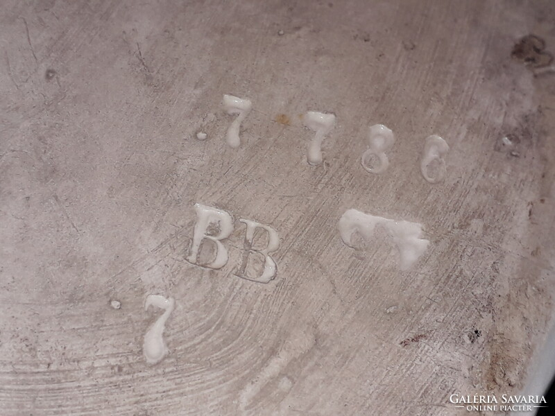 Terebélyes majolika festett kerámia kosaras nő szobor  Bernard Bloch