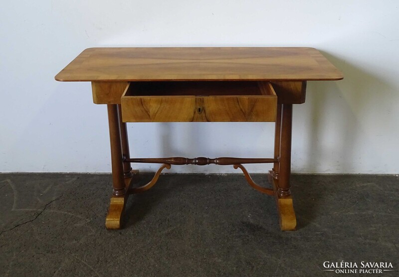 1U252 Antik Biedermeier cseresznyefa furnéros fiókos íróasztal 65 x 125 cm