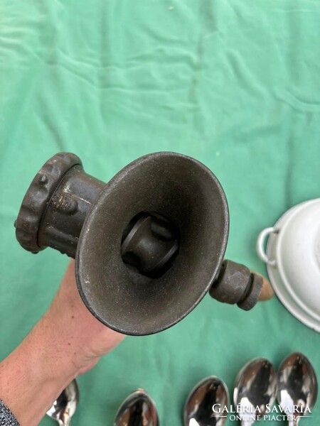 Inox mélykanál kés daráló zománcos tál habverő tészta vágó húzó mérleg konyhai dolgok