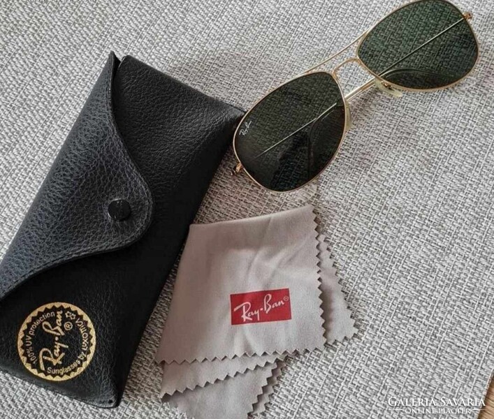 RAY BAN NAPSZEMÜVEG TOKKAL, KENDŐVEL,ÚJ!