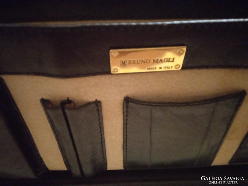 Beautiful Italian made leather mens briefcase in good condition about 25;years old