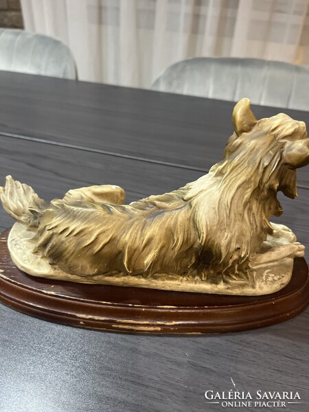 Capodimonte Giuseppe Armani kutya fa alapon