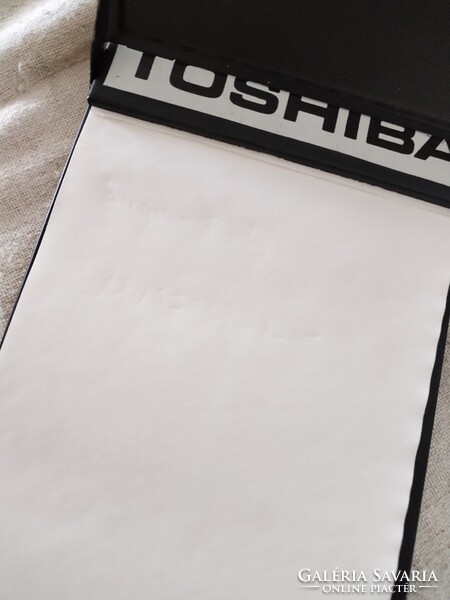 TOSHIBA - Japán, jegyzetfüzet tartó