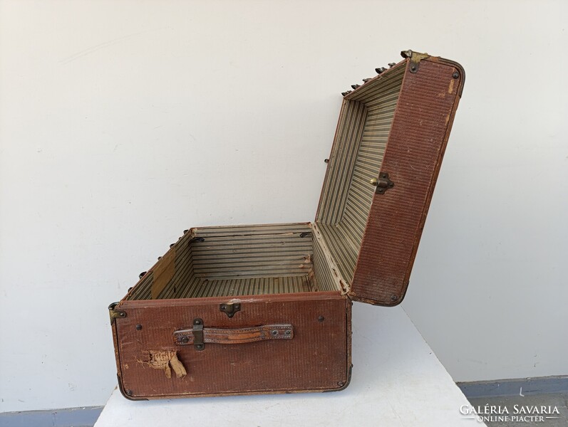 Antik koffer nagy ruhás bőrönd utazó láda jelmez film színház kellék 642 1688