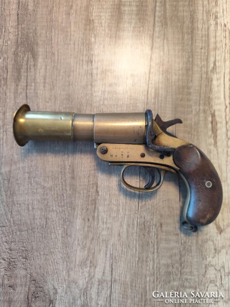 Brit 1917 Webley & Scott jelzőpisztoly