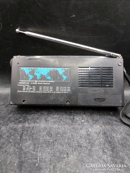 Vintage Radio UNIVERSUM QUELLE TR 3081, 8 x 17 cm-es. 3429b