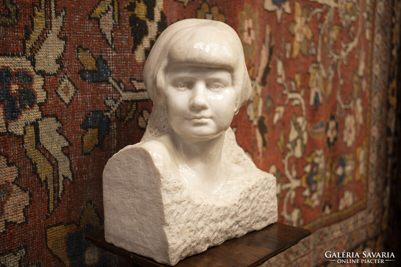 Finta Sándor: Márvány leány mellszobor – 1920, ritka, szignózott alkotás