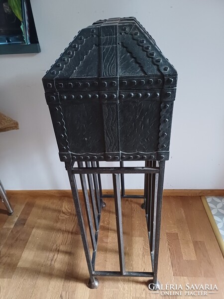 Tömör vasláda