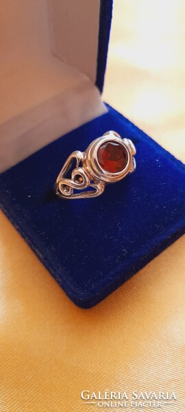 Art deco  925-ös áttört mintájú  gránát köves ezüst gyűrű 57-es méret