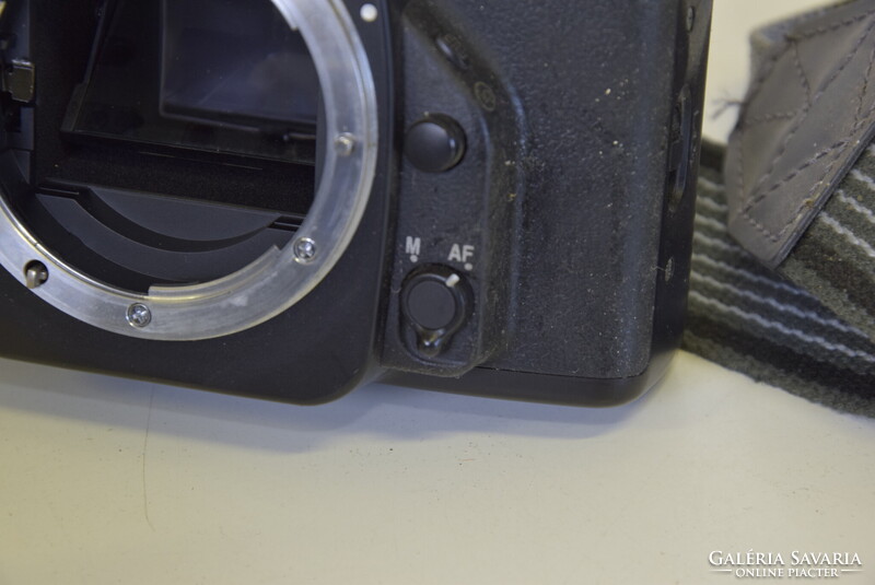 Nikon F65 SLR filmes fényképezőgép NIKKOR 28-80 mm objektívvel és tartozékokkal A114