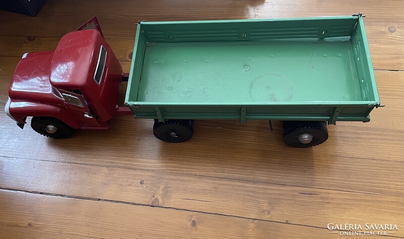 Régi Zil játékautó