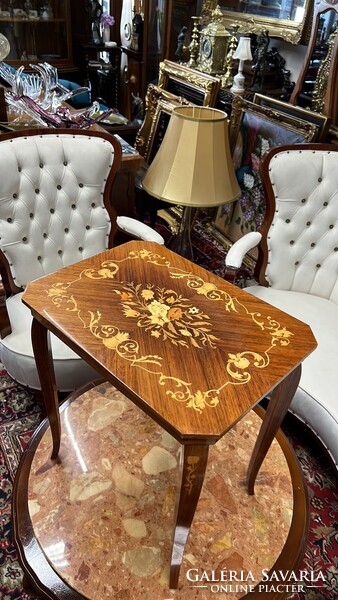 Antik stílusú intarziás lerakóasztal